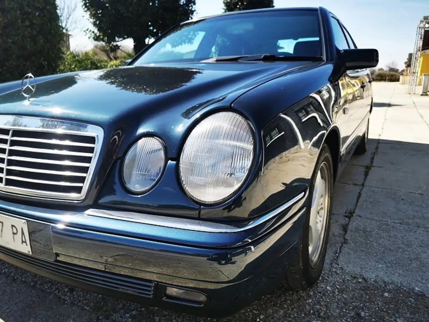 Mercedes-Benz E 320 E 320 Avantgarde Kék - 1