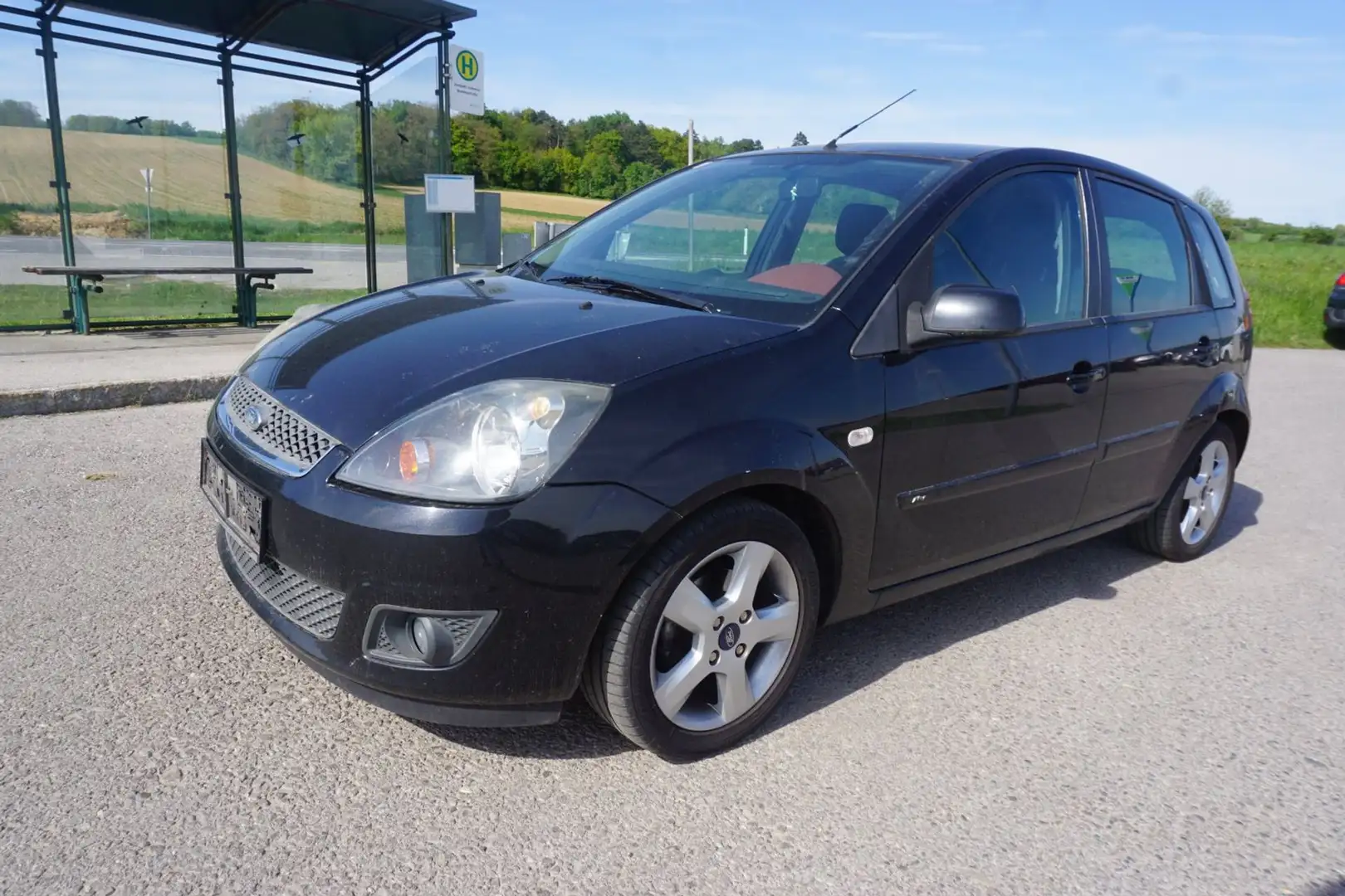 Ford Fiesta 1.3 fifty Schwarz - 2