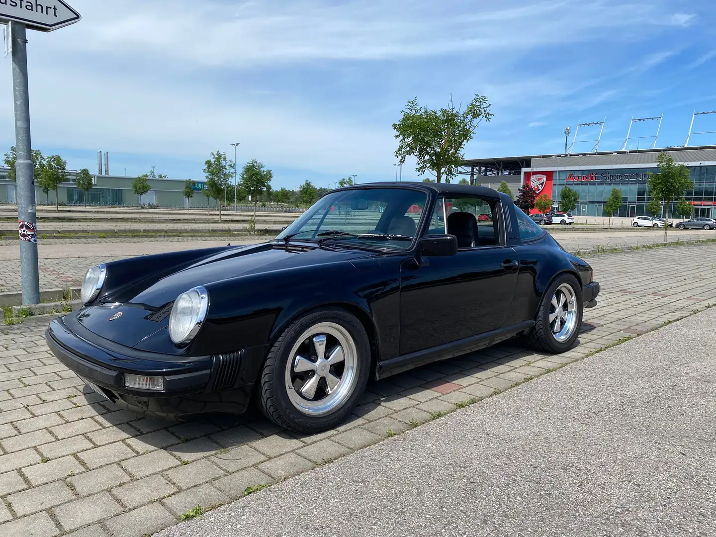 Porsche 911 Targa Schwarz - 1