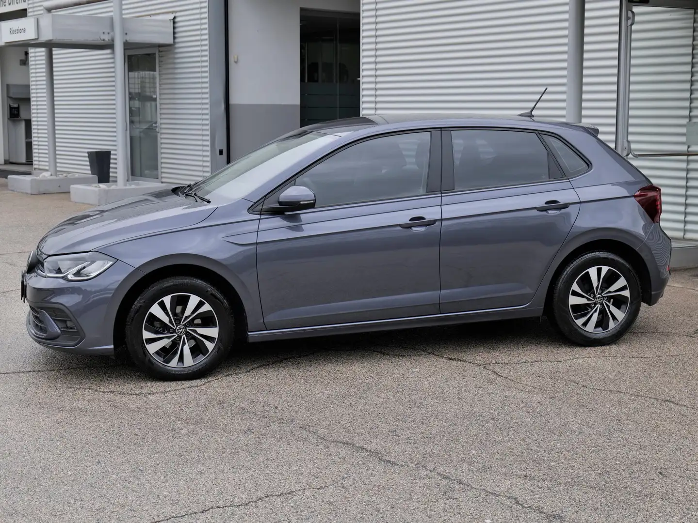 Volkswagen Polo 1.0 evo 5P 80cv Grau - 2