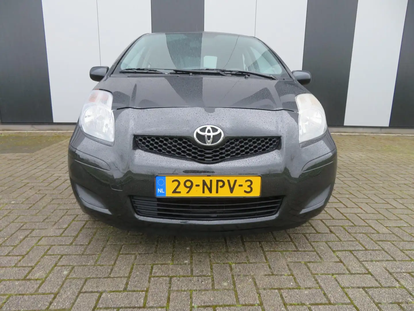 Toyota Yaris 1.0 VVTi Acces Zwart - 2
