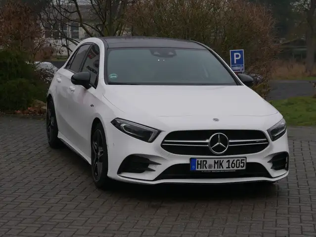 Mercedes-Benz A 35 AMG 4Matic Panorama- Dach