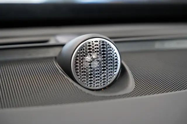 Volvo XC90 view 27