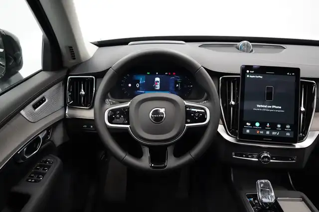 Volvo XC90 view 7