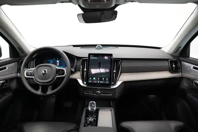 Volvo XC90 view 6