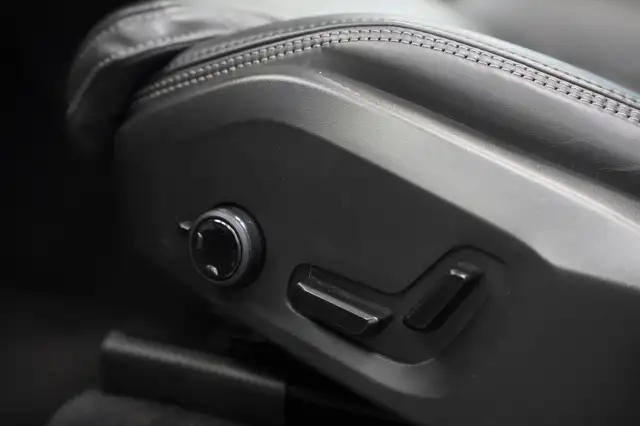 Volvo XC90 view 15