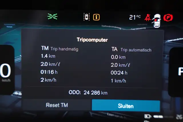 Volvo XC90 view 11