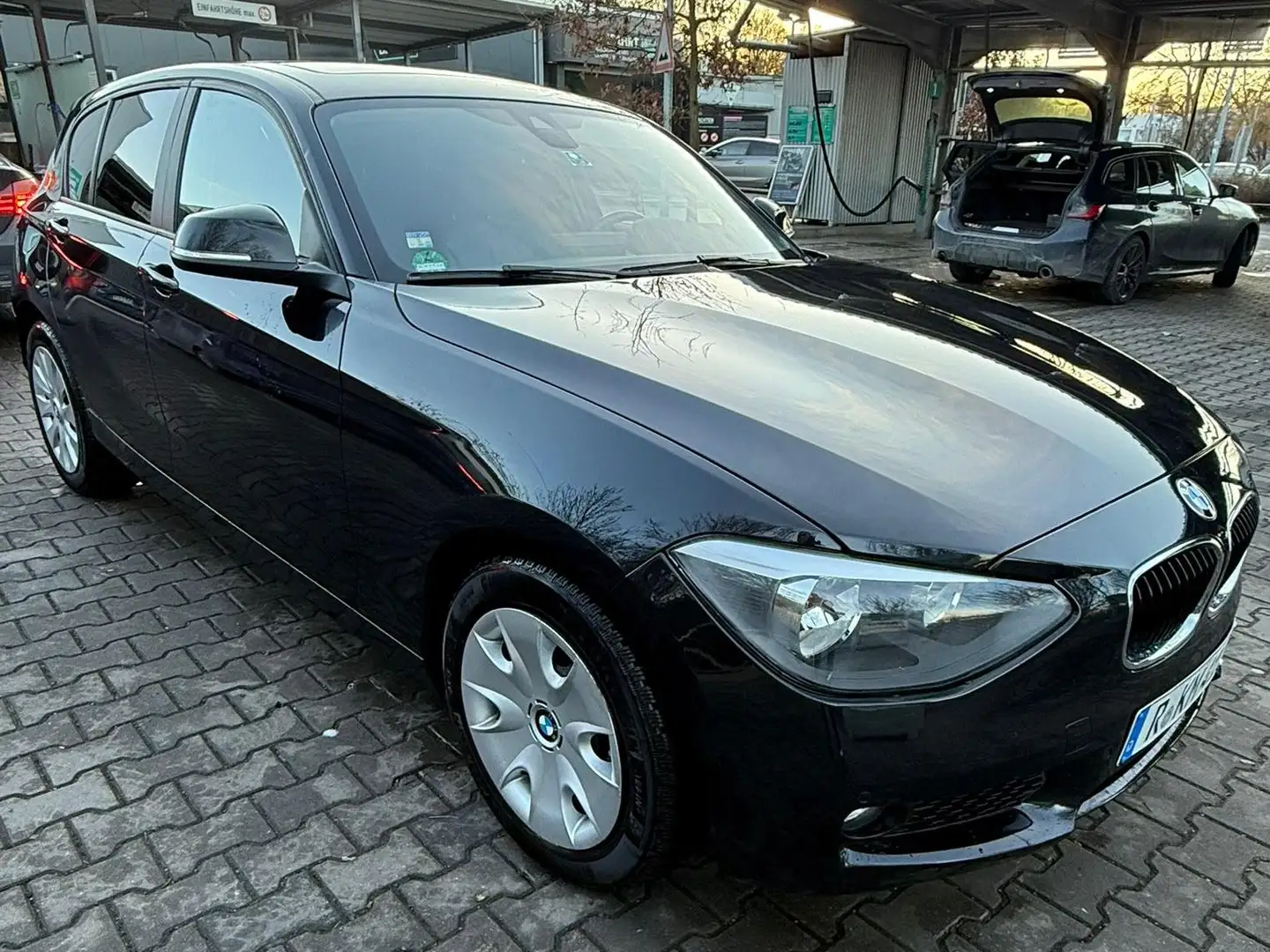 BMW 120 1er Diesel (5-Türer) 120d Schwarz - 2