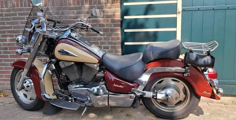 Suzuki Intruder C - foto 2