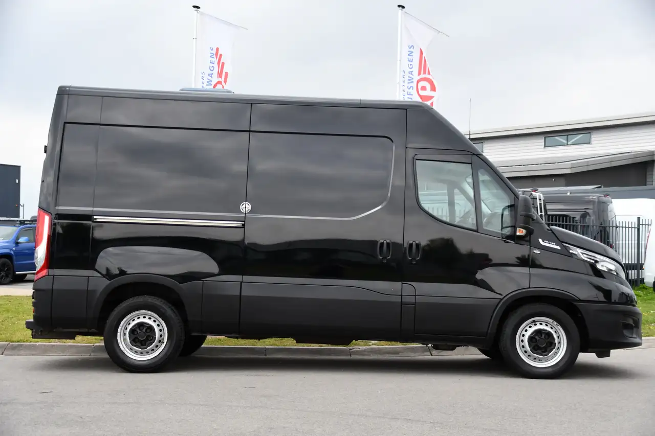 Iveco Daily 2021 — фото 10