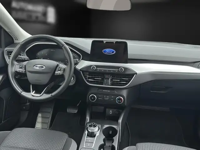 Ford Focus view 14