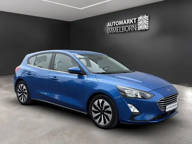 Ford Focus Automatik Kamera*AHK*17*LED*Navi*DAB*SHZ