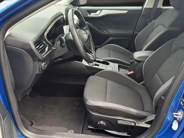 Ford Focus view 13