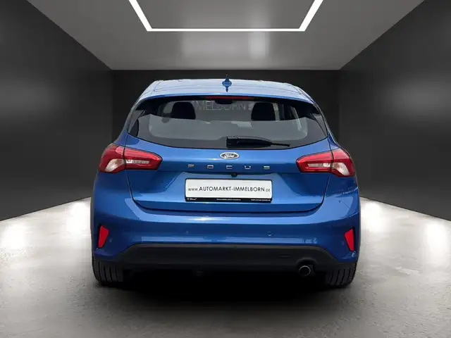 Ford Focus view 8
