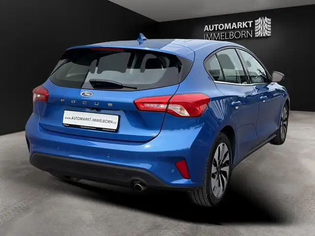 Ford Focus view 10