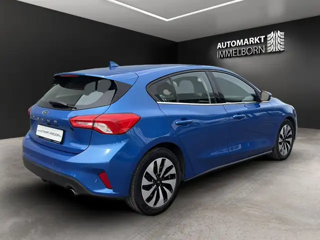 Ford Focus view 6
