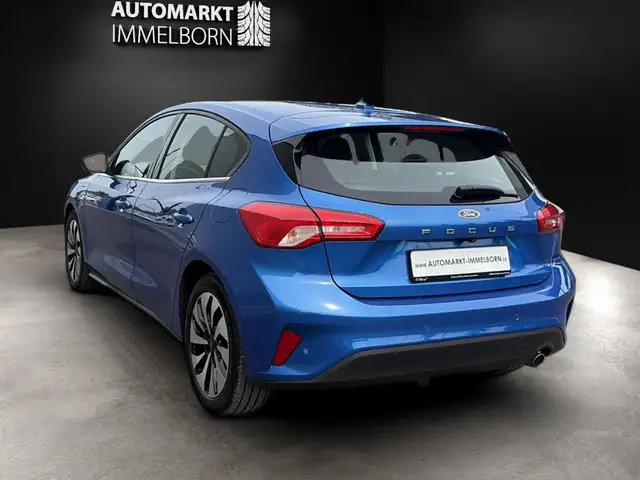 Ford Focus view 9