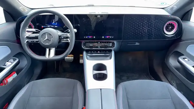 Mercedes-Benz 250 view 8