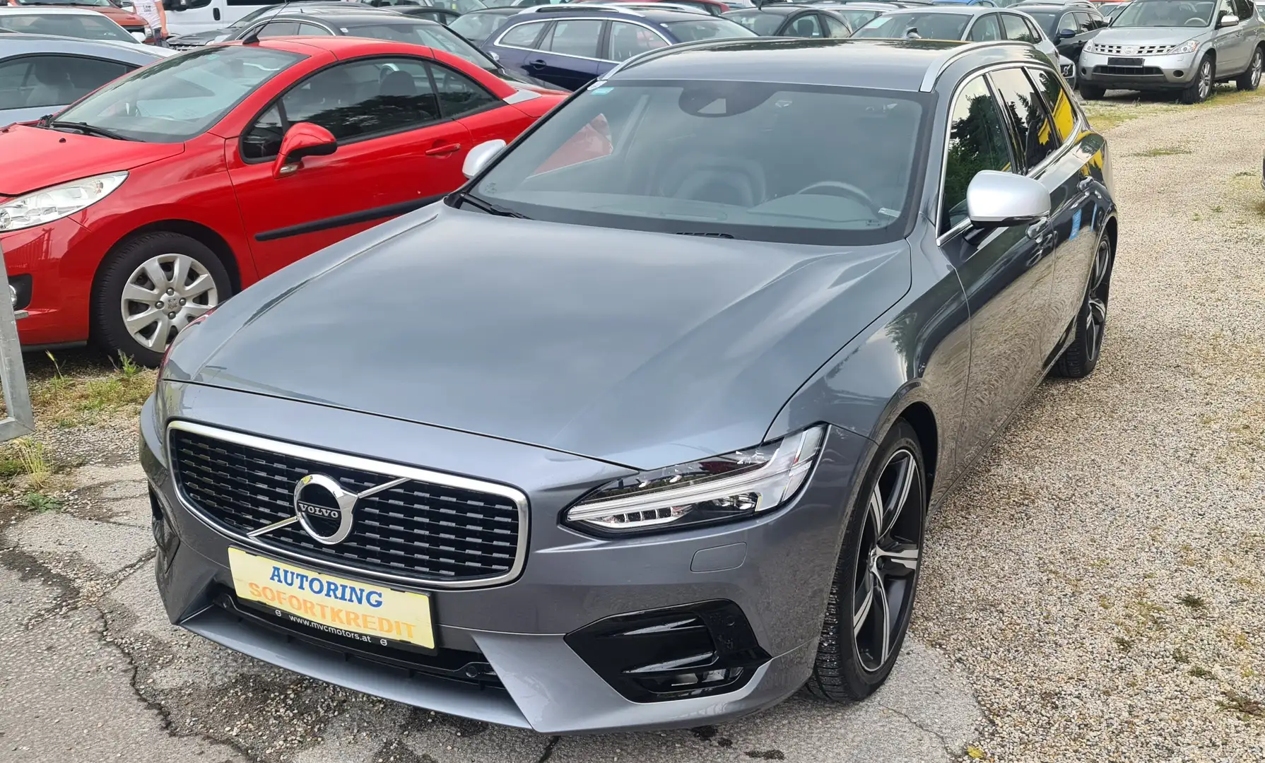 Volvo V90 D5 AWD R-Design Geartronic Grau - 1