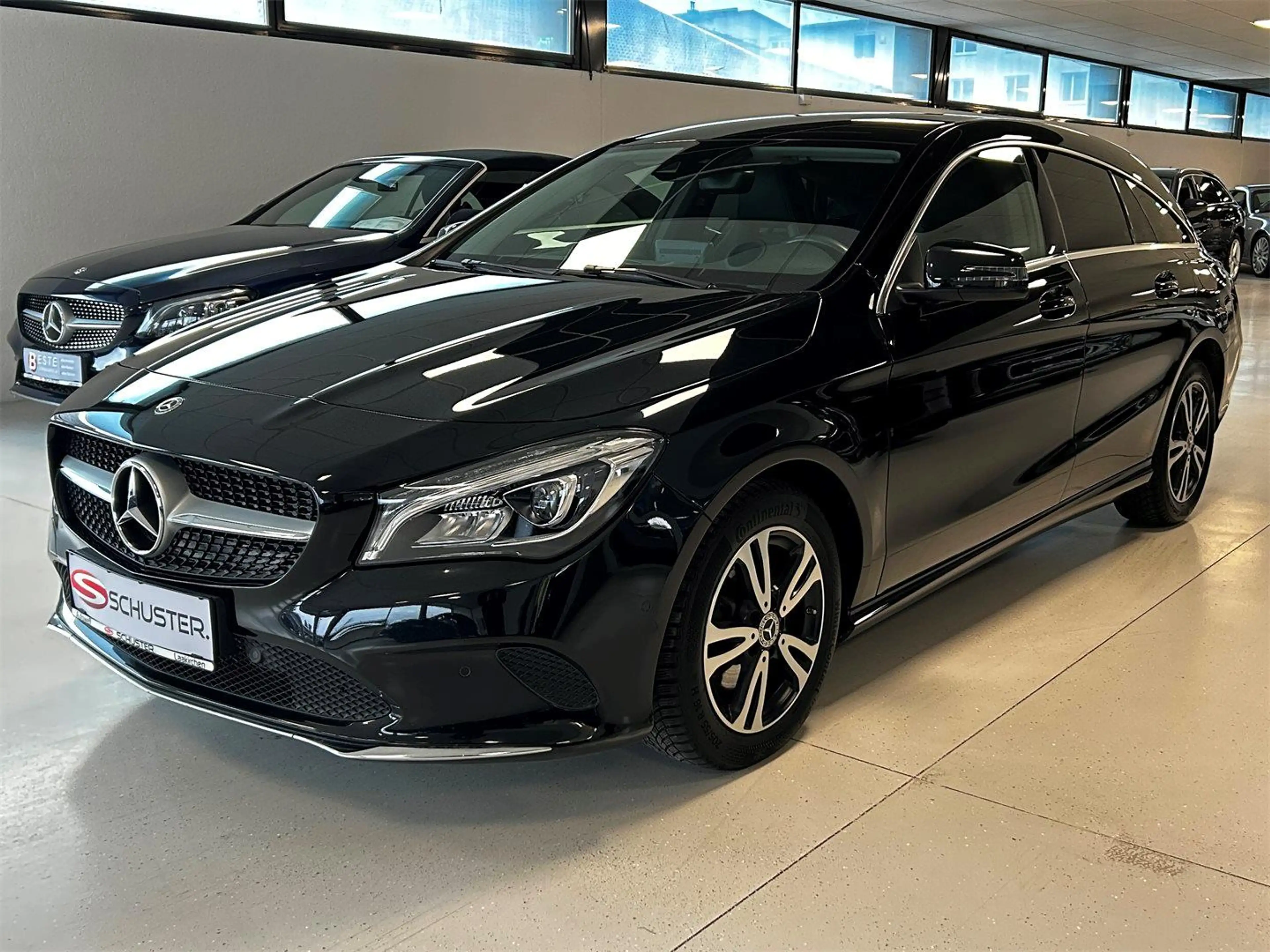 Mercedes-Benz CLA 220 d Shooting Brake 4MATIC Aut. — photo 3