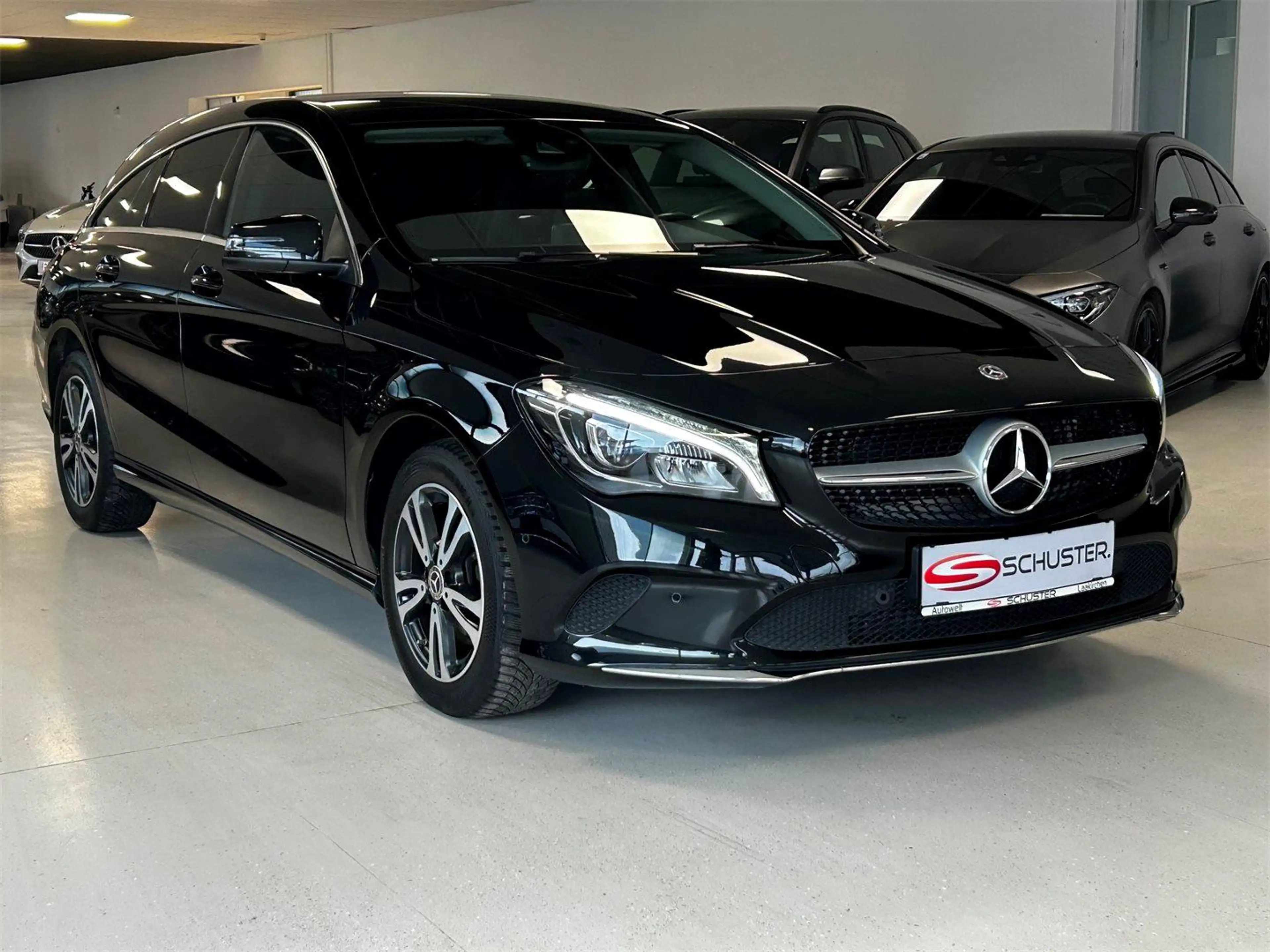 Mercedes-Benz CLA 220 d Shooting Brake 4MATIC Aut.