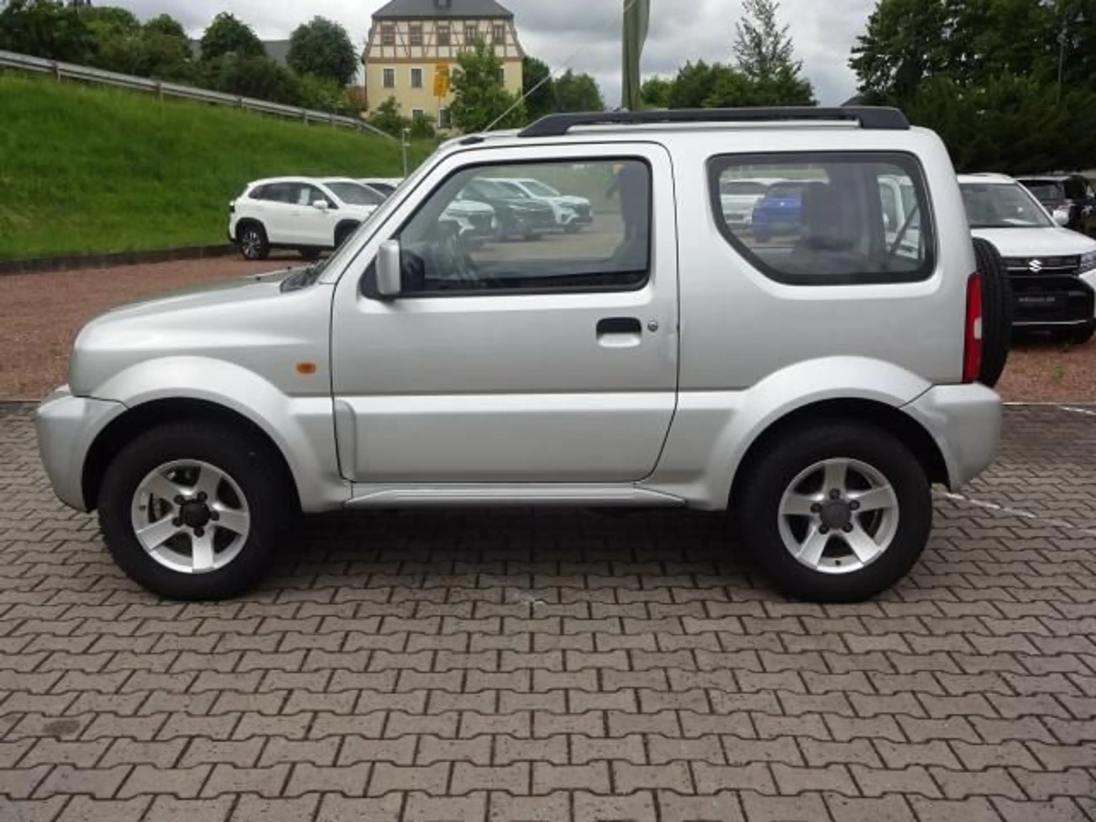 Suzuki Jimny JIMNY 1.3 M/T 4X4 COMFORT KLIMA ALLRAD AHZV CD — photo 2