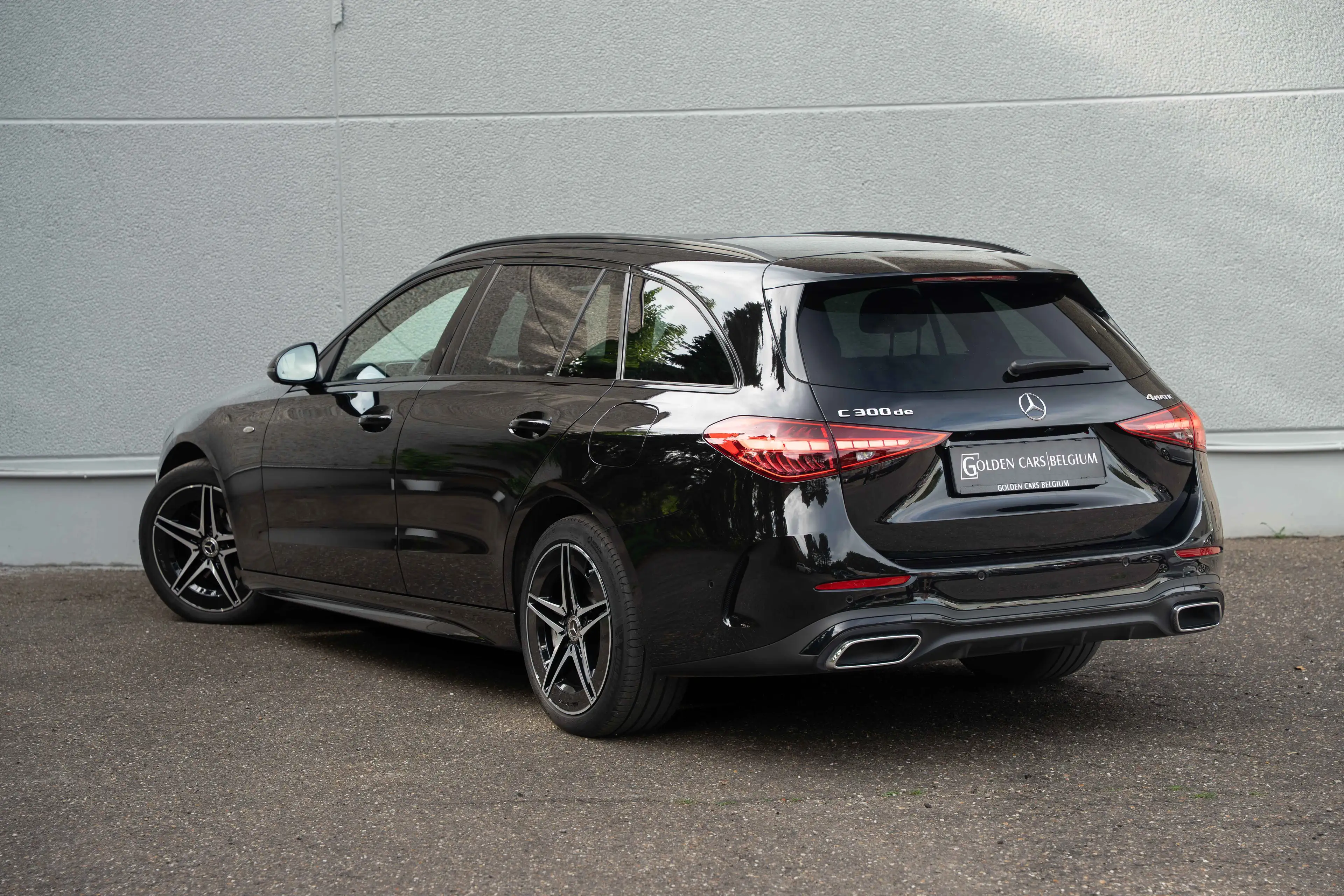 Mercedes-Benz C 300 de T 4M AMG-LINE/LED/MEMORY/AMBIENTE/CARPLAY/CAMERA — photo 6
