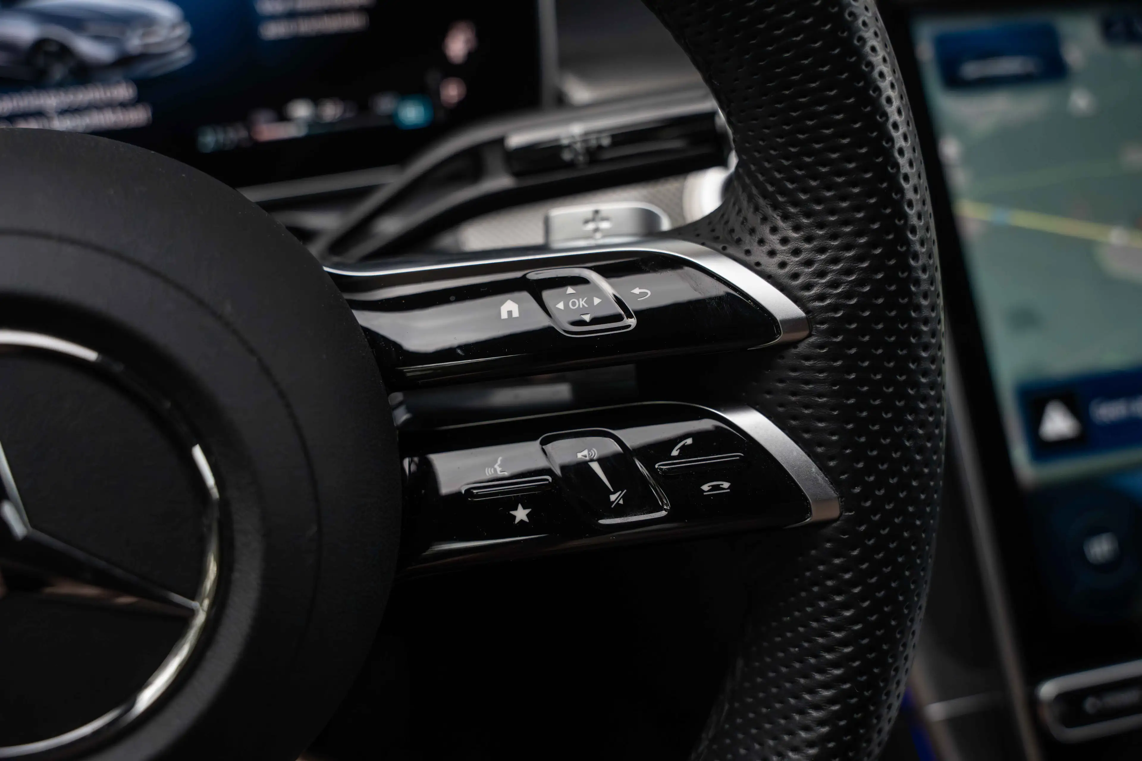 Mercedes-Benz C 300 de T 4M AMG-LINE/LED/MEMORY/AMBIENTE/CARPLAY/CAMERA — photo 15