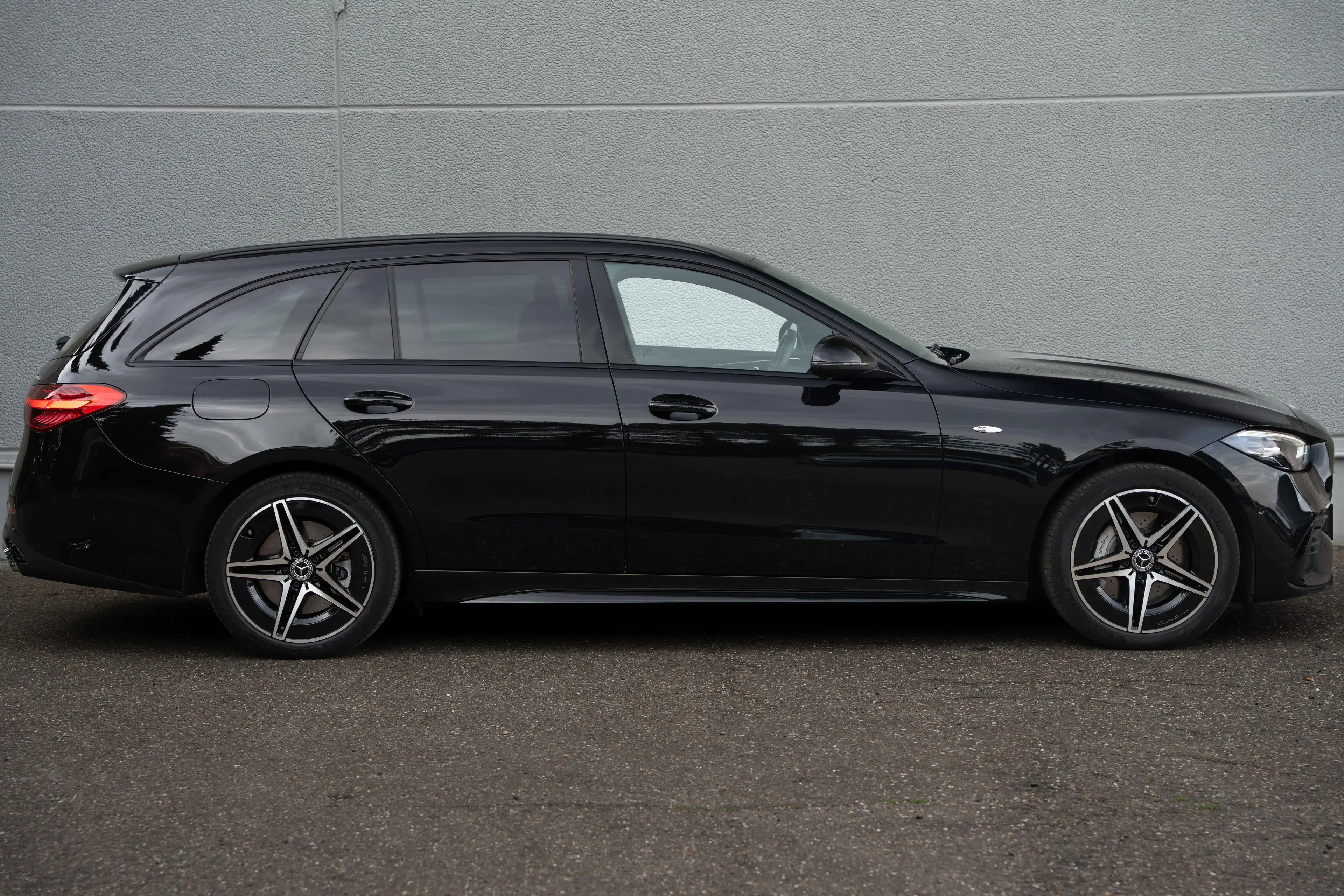 Mercedes-Benz C 300 de T 4M AMG-LINE/LED/MEMORY/AMBIENTE/CARPLAY/CAMERA — photo 9