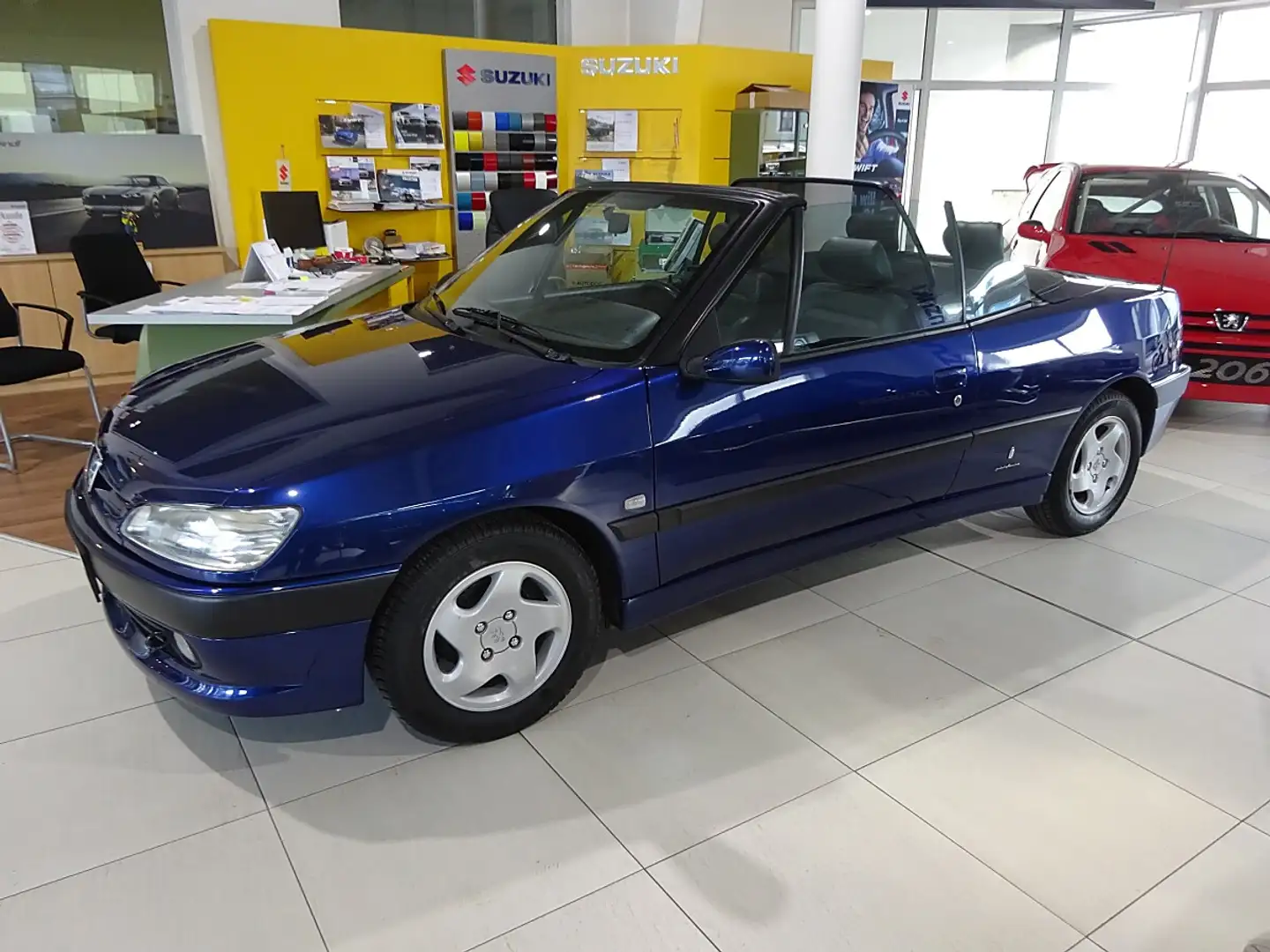 Peugeot 306 Cabrio 1,6 St. Tropez, Leder, elekt.Verdeck, Wi... Blau - 1