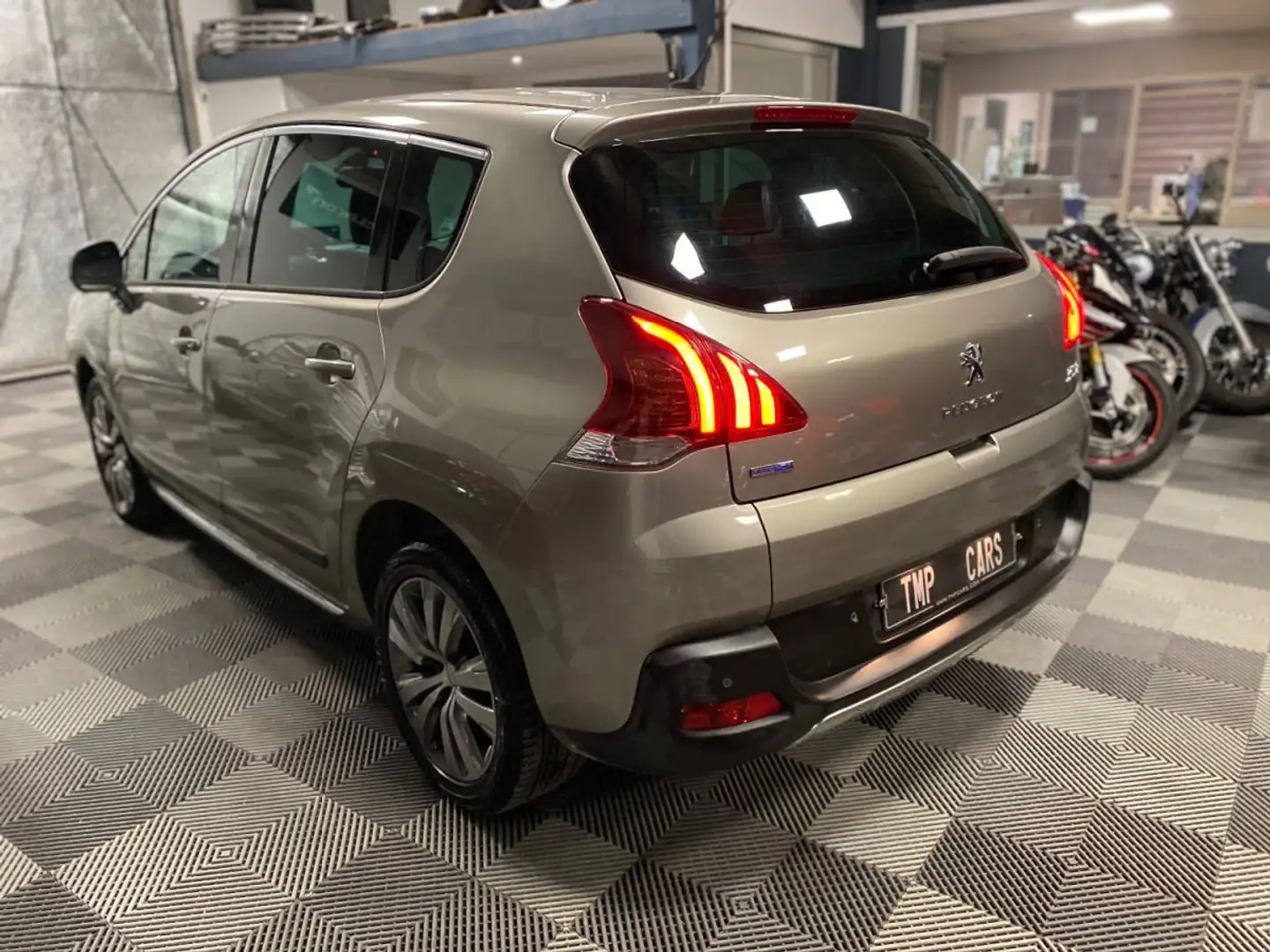 Peugeot 3008 1.6 BLUE HDI - 8V TURBO Style Béžová - 2