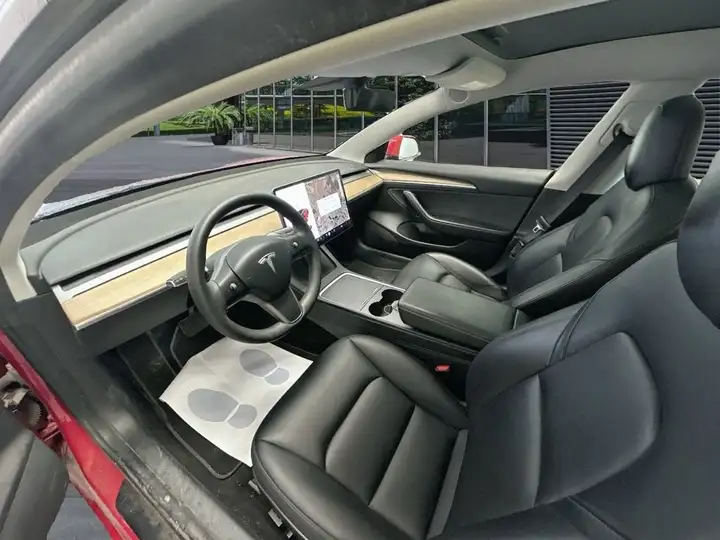 Tesla Model 3 2021, foto 7