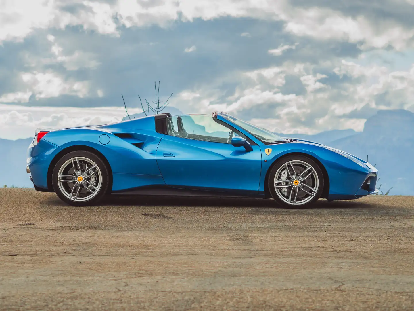 Ferrari 488 488 Spider 3.9 670CH Albastru - 1