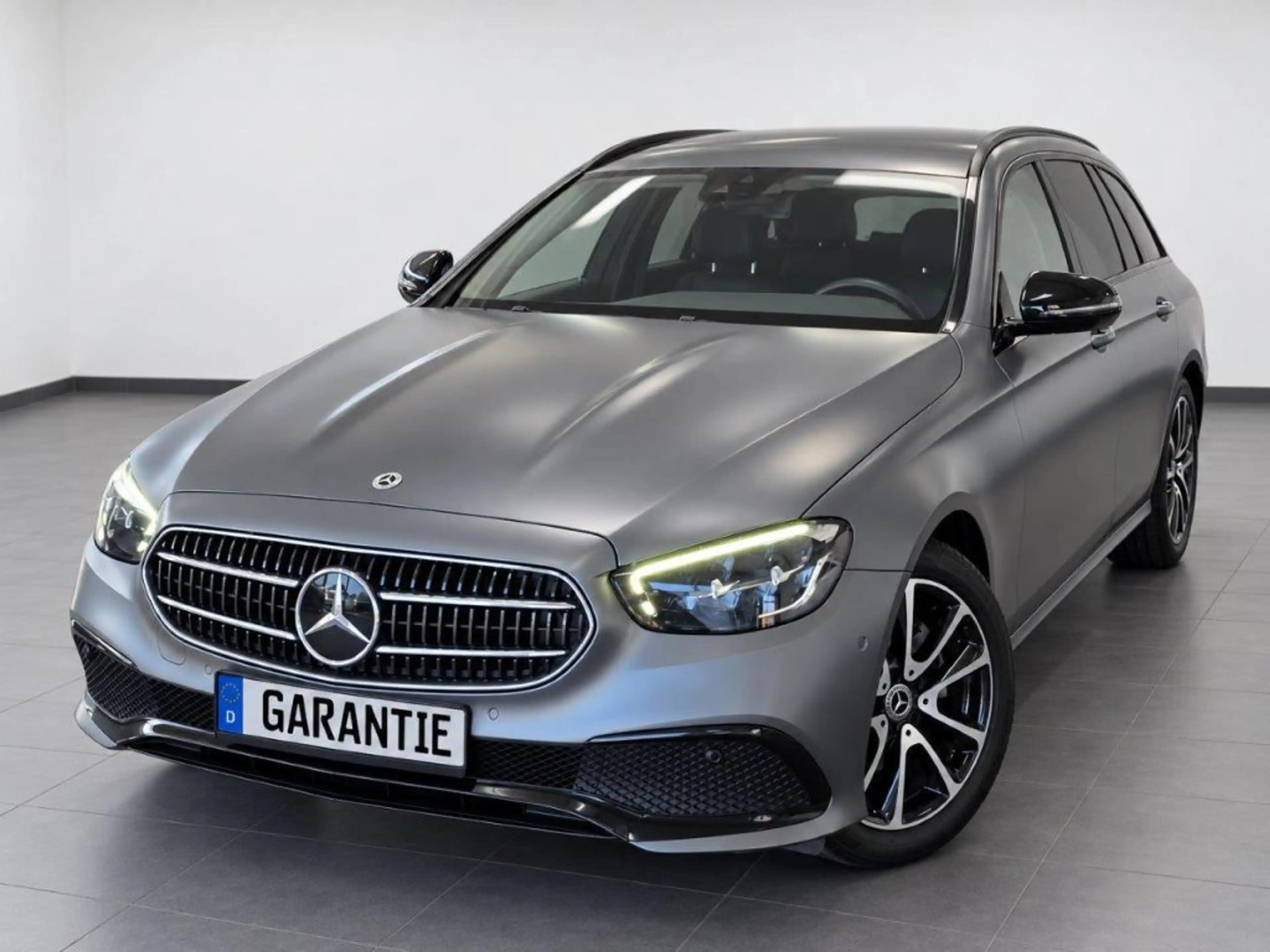 Mercedes-Benz E 220 d T 9G-TRONIC