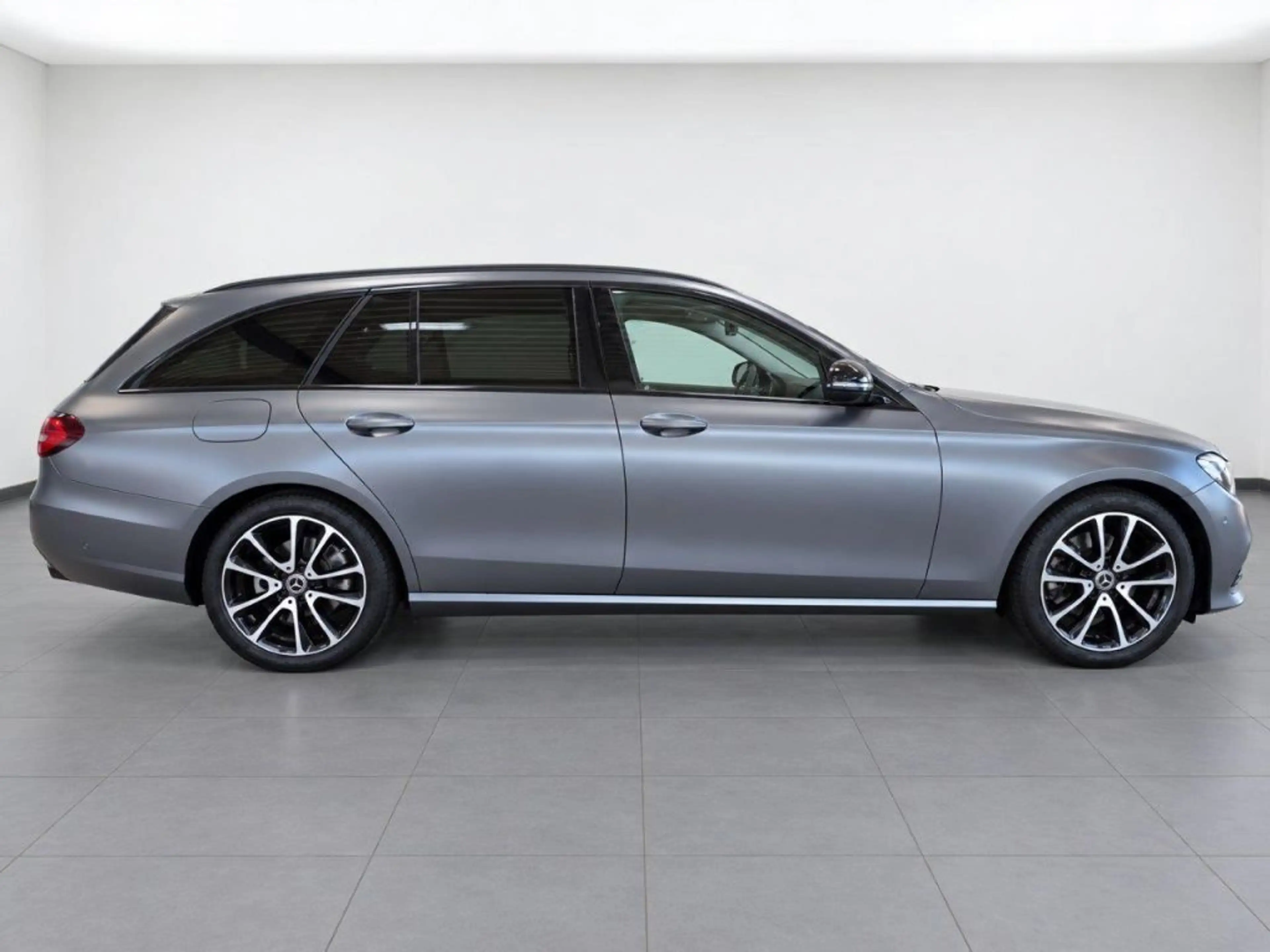 Mercedes-Benz E 220 d T 9G-TRONIC — photo 7