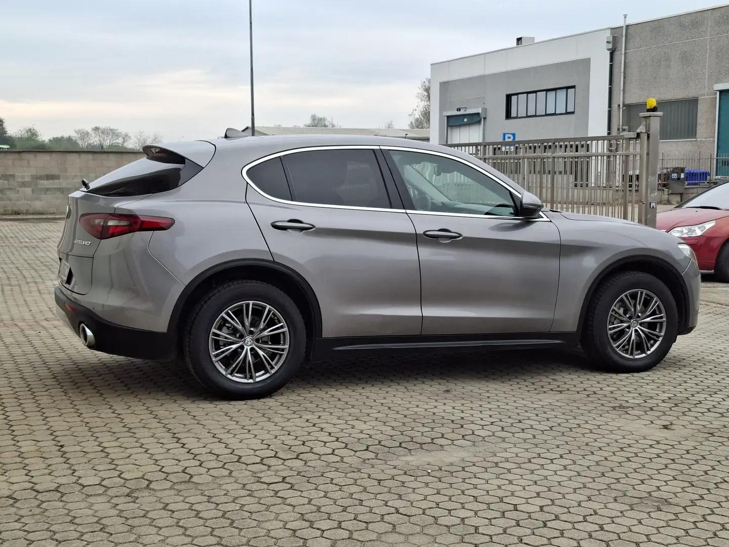Alfa Romeo Stelvio 2.2 TD AT8 Q4 Executive *TAGLIANDI CERTIFICATI* Gris - 2