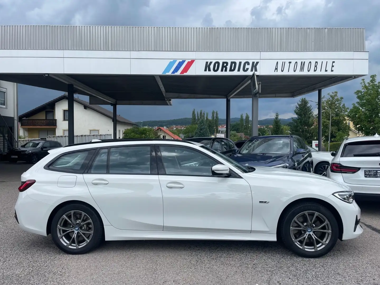 BMW 320 e TOURING G21 "SPORT LINE"/LC"PROF"/AHK/SHZ Bianco - 2