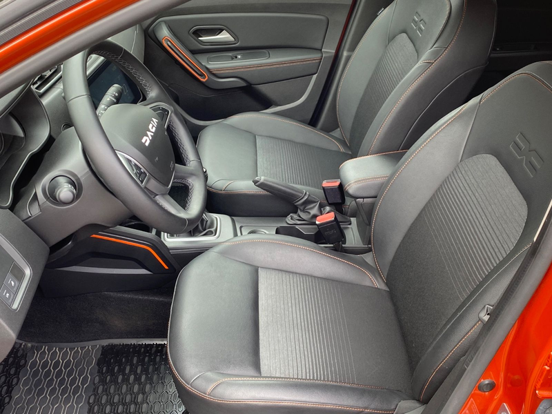 Dacia Duster TCe 100 ECO-G Extreme 8-fach AHK — photo 14