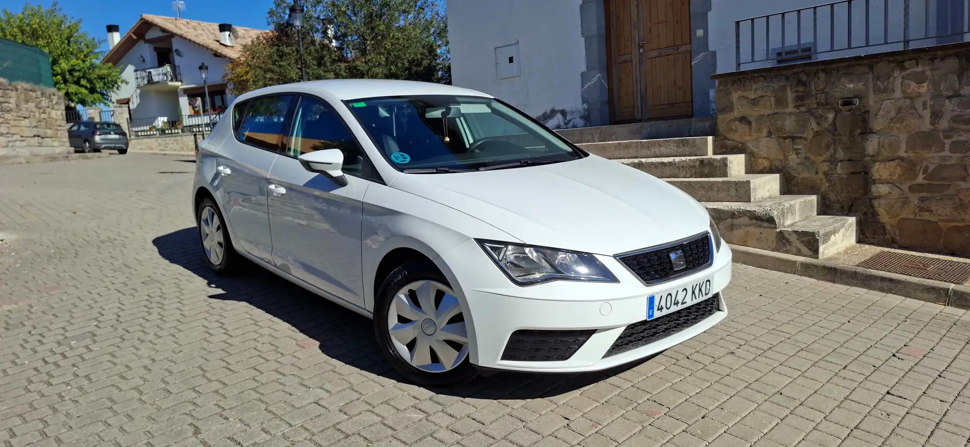 SEAT Leon 1.6TDI CR S&S Reference Plus 115 Blanco - 2