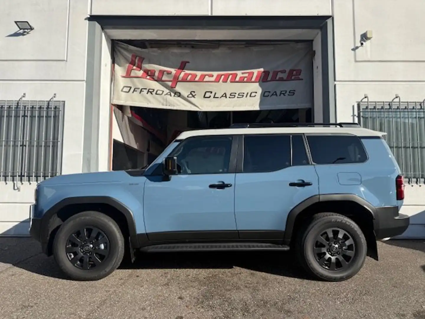 Toyota Land Cruiser FIRST EDITION SAND Smokey Bue Light Grey Blu/Azzurro - 2