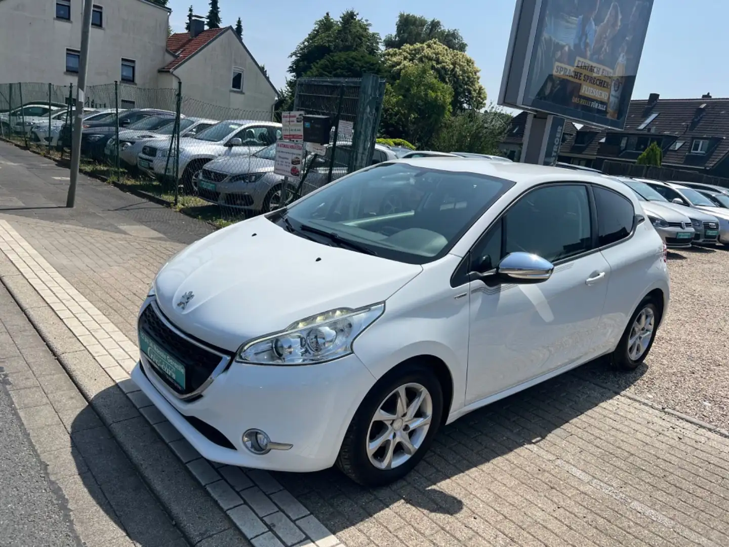 Peugeot 208 Style*TÜV NEU*KLIMA*SEHR SAUBER*TOP AUTO* Weiß - 1