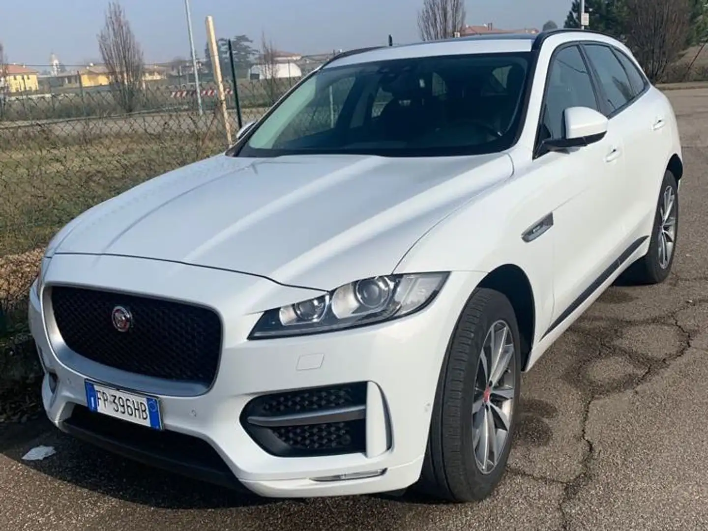 Jaguar F-Pace F-Pace 2015 2.0d i4 R-Sport awd 240cv auto my18 Bianco - 2