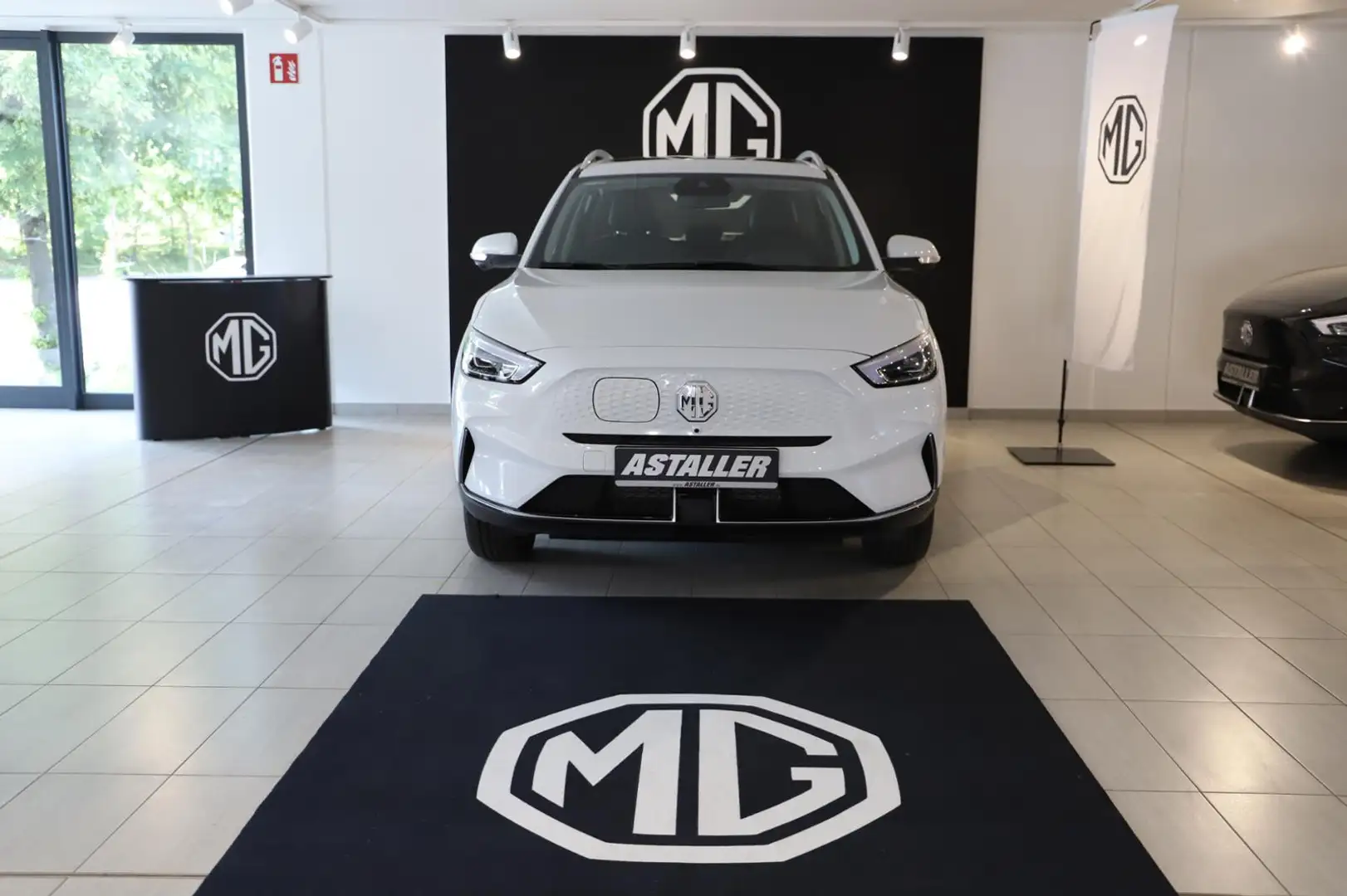 MG ZS EV 51kwh Luxury Navi+Distron+LED+DAB+Kam+SHZ Weiß - 2