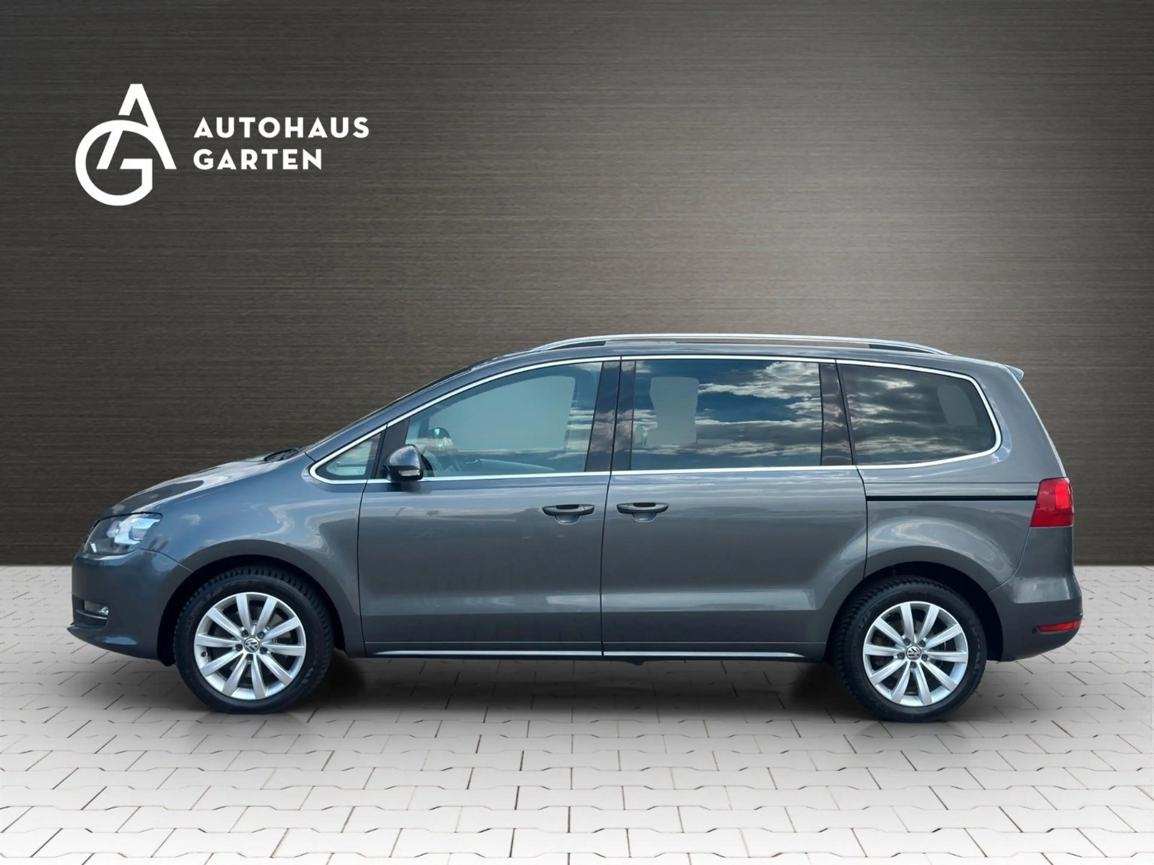Volkswagen Sharan 2.0 TDI DSG Highline Stand. Xenon Leder — photo 2