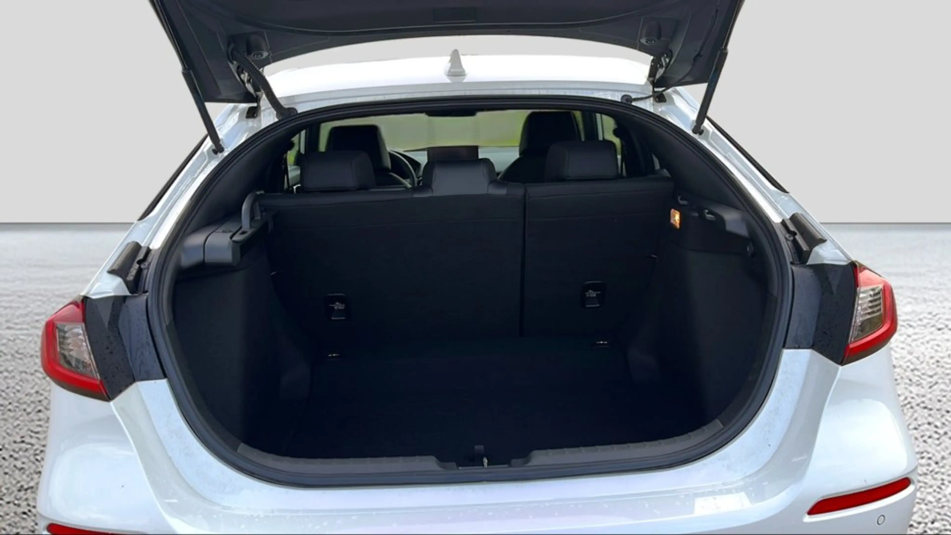 Honda Civic e:HEV 2.0 eCVT Sport — photo 11