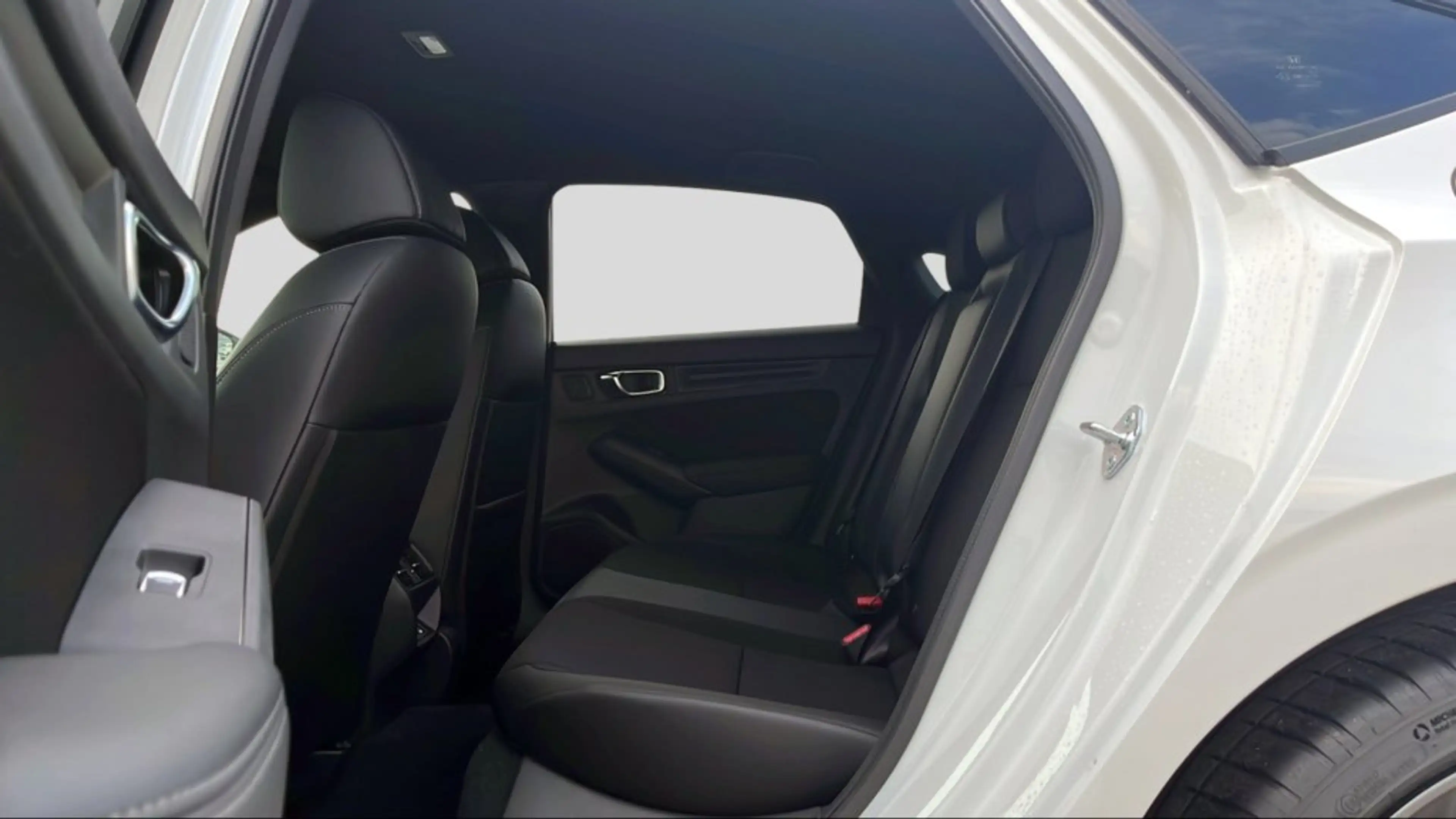 Honda Civic e:HEV 2.0 eCVT Sport — photo 10