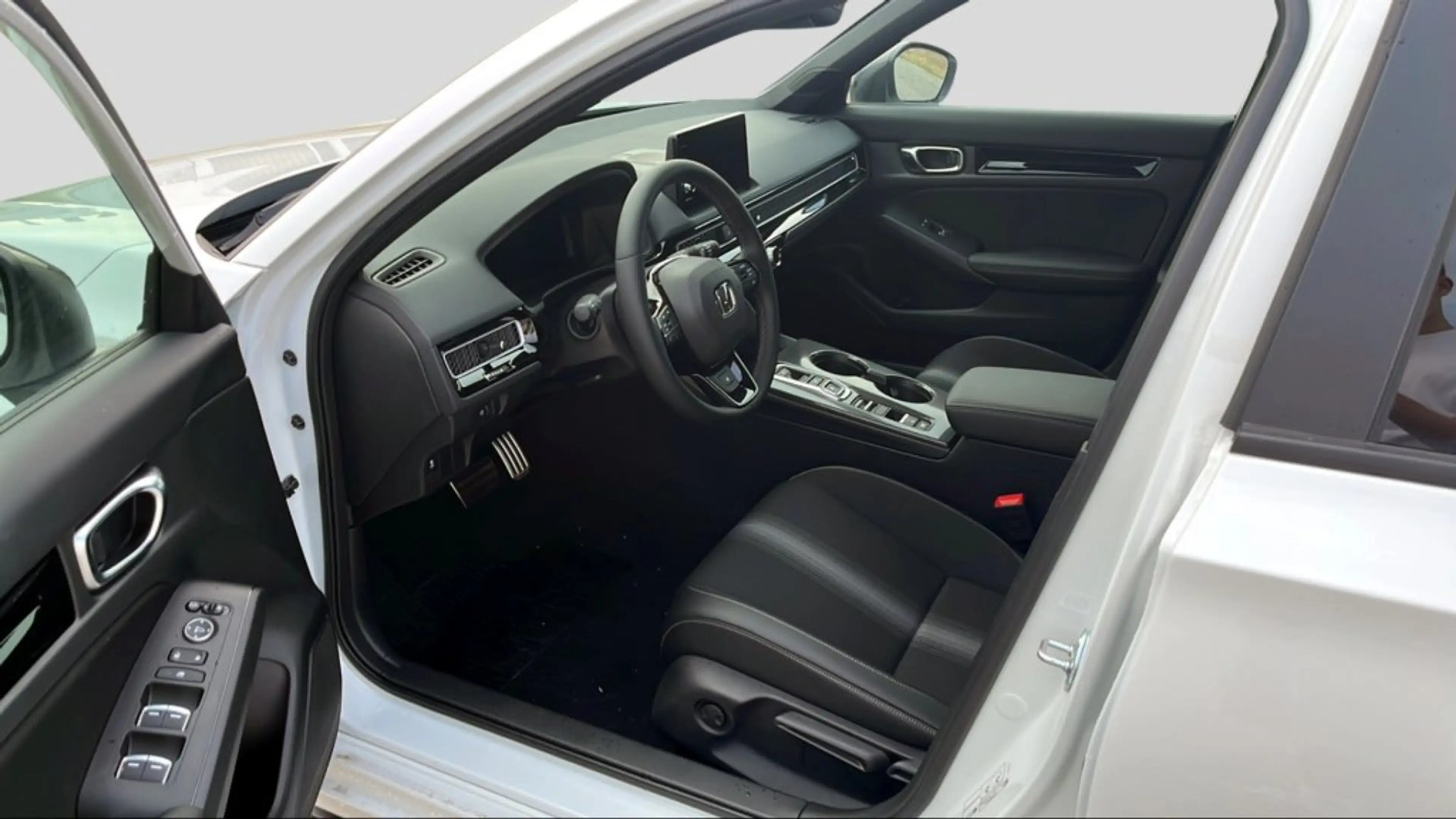 Honda Civic e:HEV 2.0 eCVT Sport — photo 15