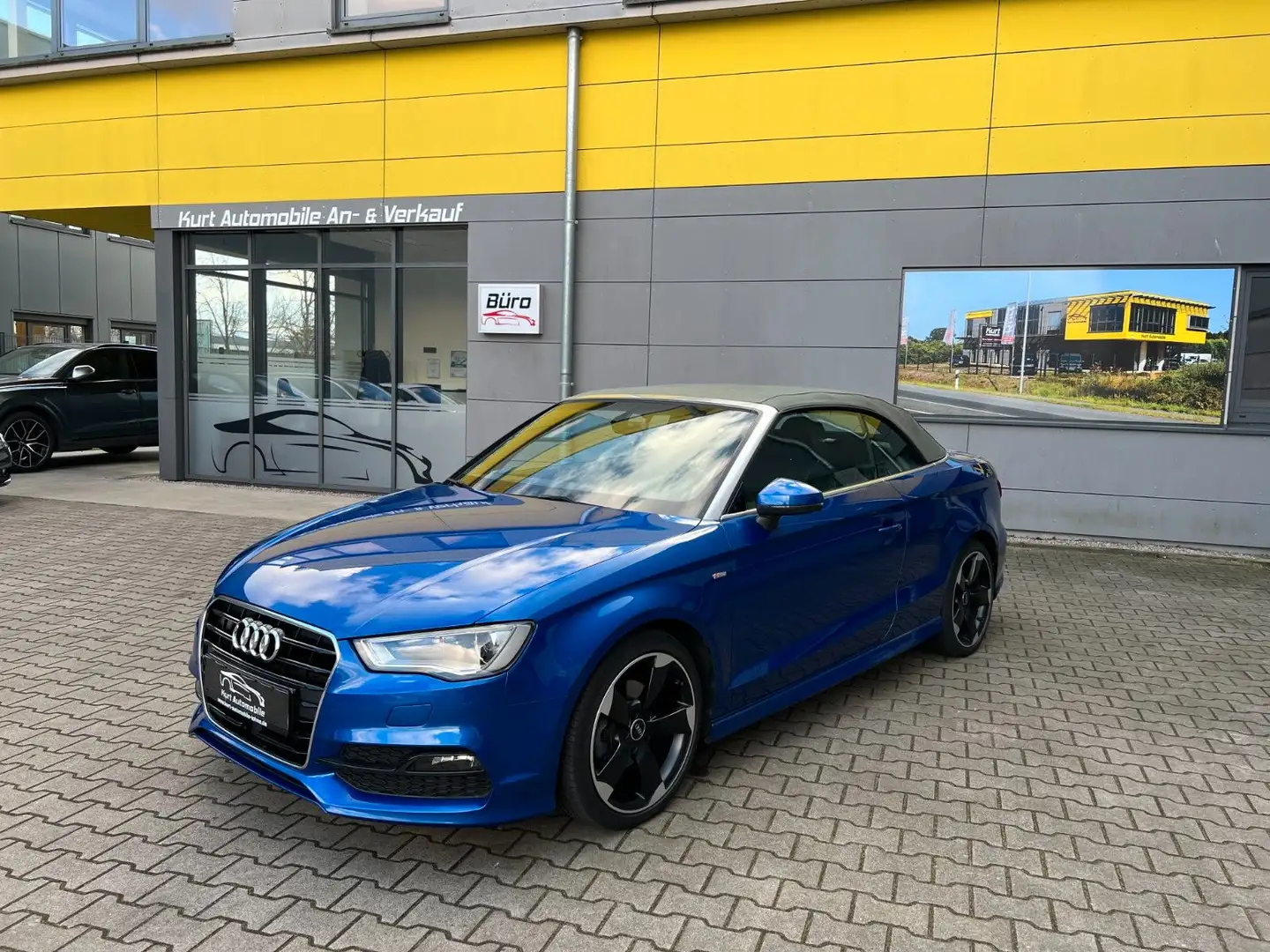 Audi A3 Cabriolet S-LINE ultra AUTOMATIK/LEDER/NAVI* Bleu - 1