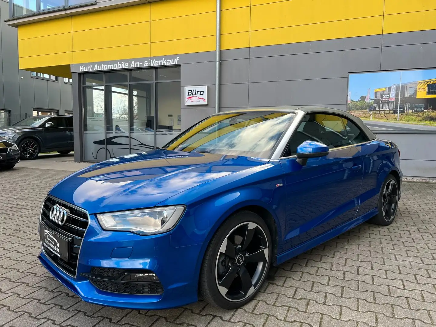 Audi A3 Cabriolet S-LINE ultra AUTOMATIK/LEDER/NAVI* Bleu - 2