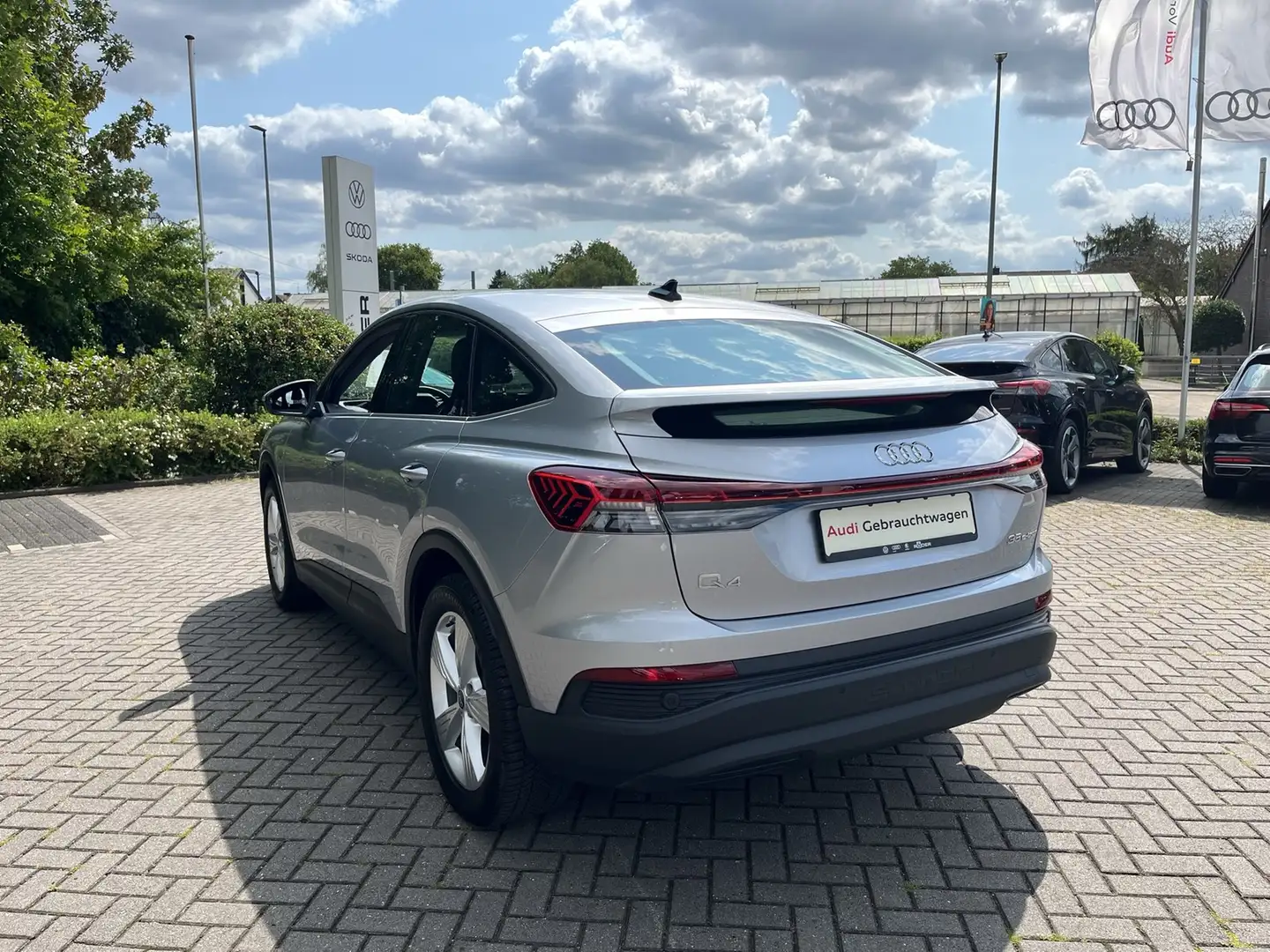 Audi Q4 e-tron Sportback 35 Argent - 2